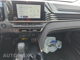 2025 Toyota Camry LE - miniatura 11