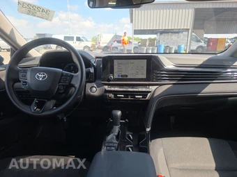 2025 Toyota Camry LE - miniatura 11