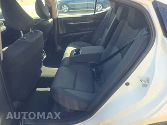 2025 Toyota Camry LE - miniatura 13