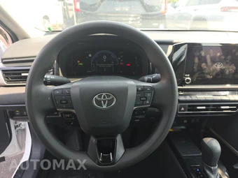 2025 Toyota Camry LE - miniatura 10
