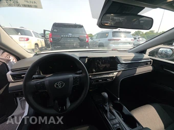 2025 Toyota Camry LE - miniatura 11