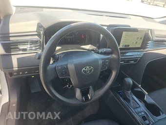 2025 Toyota Camry LE - miniatura 10