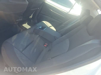 2025 Toyota Camry LE - miniatura 13