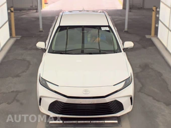 2025 Toyota Camry LE - miniatura 2