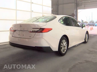 2025 Toyota Camry LE - miniatura 4