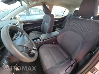 2025 Toyota Camry LE - miniatura 7