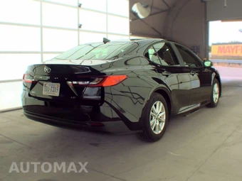 2025 Toyota Camry LE - miniatura 4