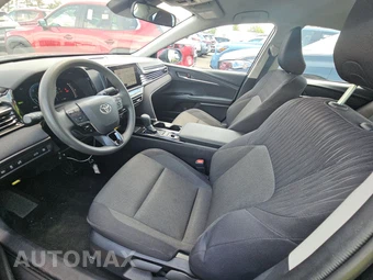 2025 Toyota Camry LE - miniatura 7