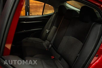 2025 Toyota Camry LE - miniatura 10