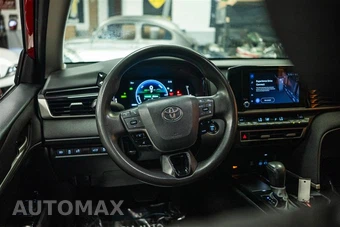 2025 Toyota Camry LE - miniatura 15