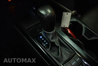 2025 Toyota Camry LE - miniatura 17