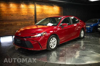 2025 Toyota Camry LE - miniatura 2