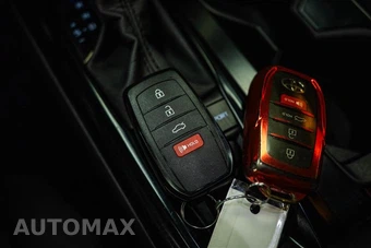 2025 Toyota Camry LE - miniatura 20