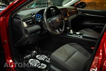 2025 Toyota Camry LE - miniatura 8