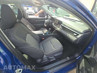 2025 Toyota Camry LE - miniatura 18