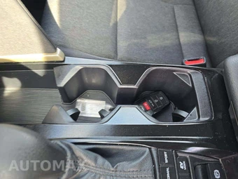 2025 Toyota Camry LE - miniatura 8