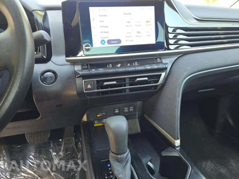 2025 Toyota Camry LE - miniatura 10