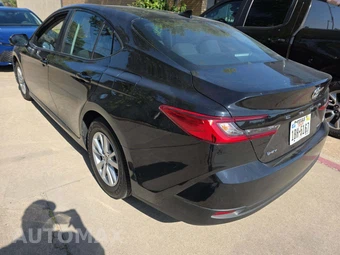 2025 Toyota Camry LE - miniatura 2