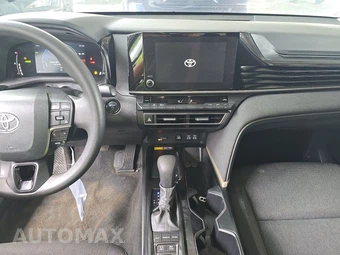 2025 Toyota Camry LE - miniatura 11