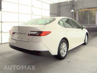 2025 Toyota Camry LE - miniatura 4