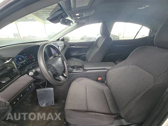 2025 Toyota Camry LE - miniatura 7