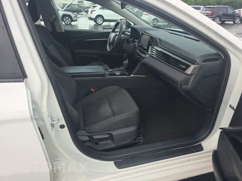 2025 Toyota Camry LE - miniatura 14