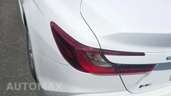 2025 Toyota Camry LE - miniatura 24