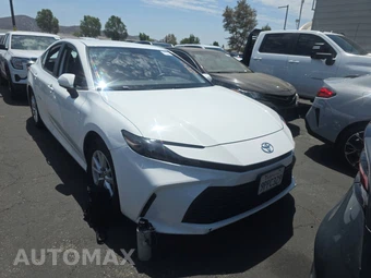2025 Toyota Camry LE - miniatura 3