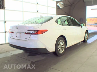 2025 Toyota Camry LE - miniatura 4