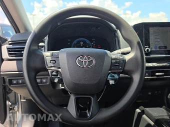 2025 Toyota Camry LE - miniatura 10