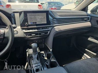 2025 Toyota Camry LE - miniatura 11