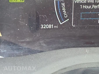 2025 Toyota Camry LE - miniatura 12