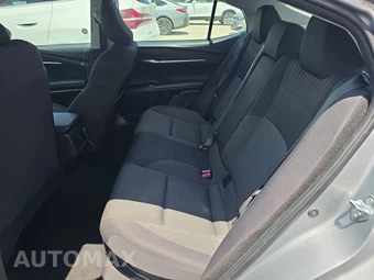 2025 Toyota Camry LE - miniatura 13