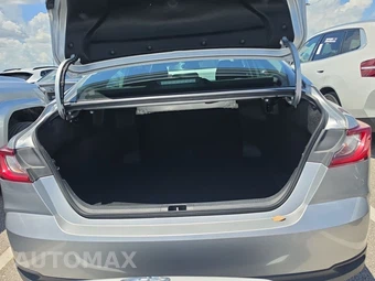 2025 Toyota Camry LE - miniatura 16