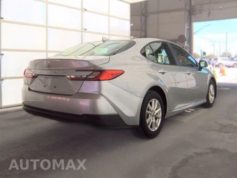 2025 Toyota Camry LE - miniatura 4