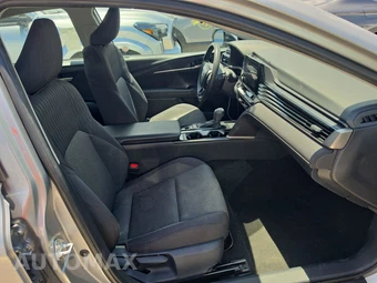 2025 Toyota Camry LE - miniatura 8