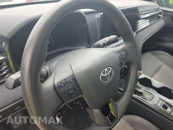 2025 Toyota Camry LE - miniatura 10