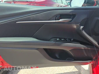 2025 Toyota Camry LE - miniatura 9