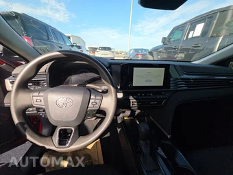 2025 Toyota Camry LE - miniatura 11