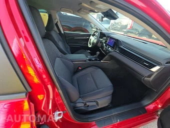 2025 Toyota Camry LE - miniatura 8