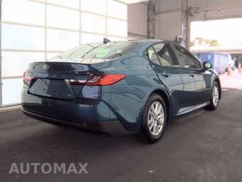 2025 Toyota Camry LE - miniatura 4