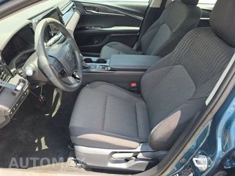 2025 Toyota Camry LE - miniatura 7