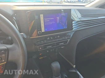 2025 Toyota Camry LE - miniatura 11