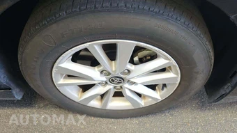2025 Toyota Camry LE - miniatura 20