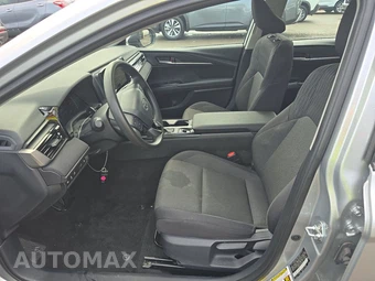 2025 Toyota Camry LE - miniatura 7