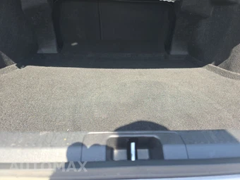 2025 Toyota Camry LE - miniatura 17