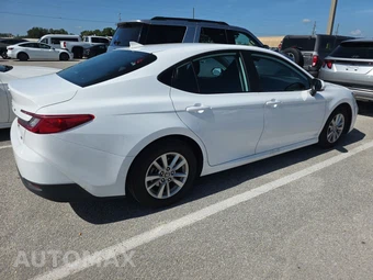 2025 Toyota Camry LE - miniatura 4