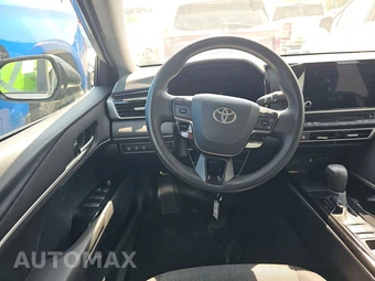 2025 Toyota Camry LE - miniatura 10