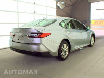 2025 Toyota Camry LE - miniatura 4