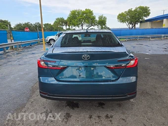 2025 Toyota Camry LE - miniatura 5